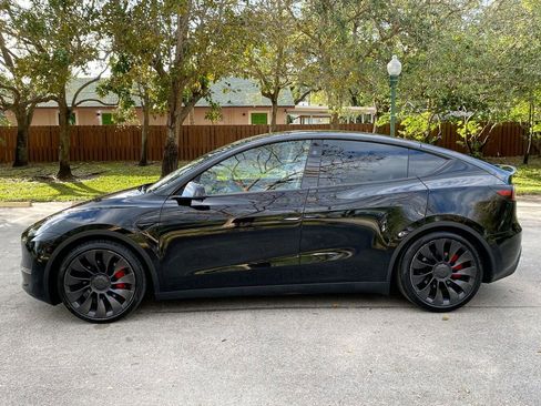 Used 2023 Tesla Model Y Performance image 5