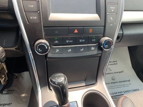 Used 2017 Toyota Camry SE FWD image 22
