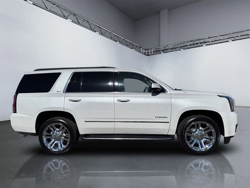 Used 2018 GMC Yukon SLT w/ Premium Edition image 3
