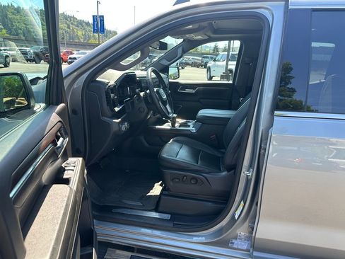 Used 2023 GMC Sierra 1500 SLT w/ SLT Premium Plus Package AWD/4WD image 13