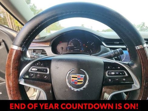 Used 2015 Cadillac XTS Luxury image 25