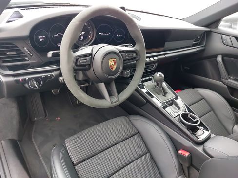 Used 2024 Porsche 911 Carrera image 17