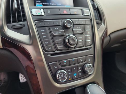 Used 2013 Buick Verano Premium image 13