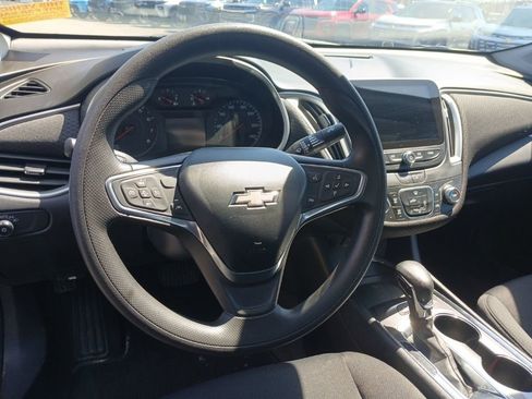Used 2022 Chevrolet Malibu LS image 15