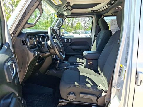 Used 2022 Jeep Wrangler Unlimited Sport AWD/4WD image 14