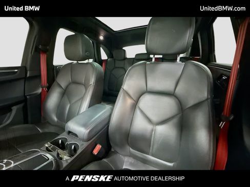 Used 2021 Porsche Macan GTS image 5