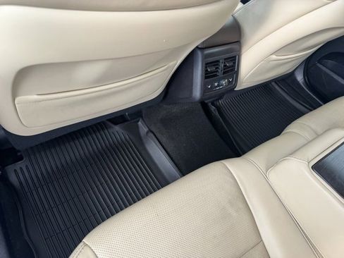 Used 2016 Toyota Avalon Limited image 22