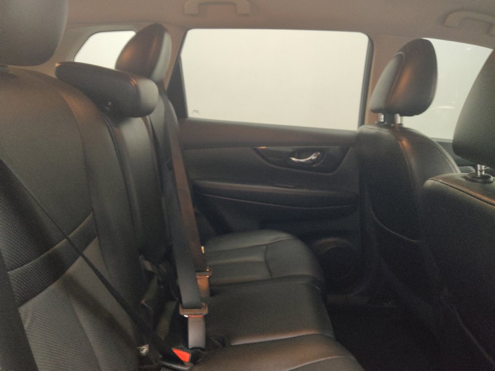 Used 2017 Nissan Rogue SL FWD image 19