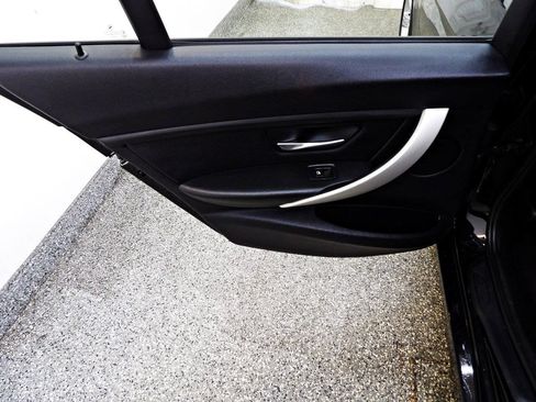 Used 2014 BMW 320i xDrive Sedan AWD/4WD image 9