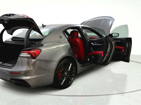Used 2023 Maserati Ghibli Modena RWD image 14