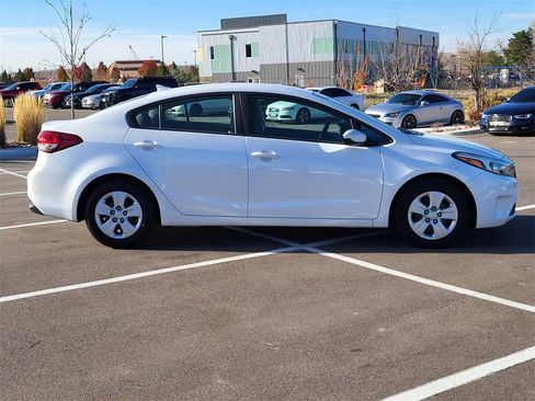 Used 2017 Kia Forte LX w/ LX Popular Package image 6