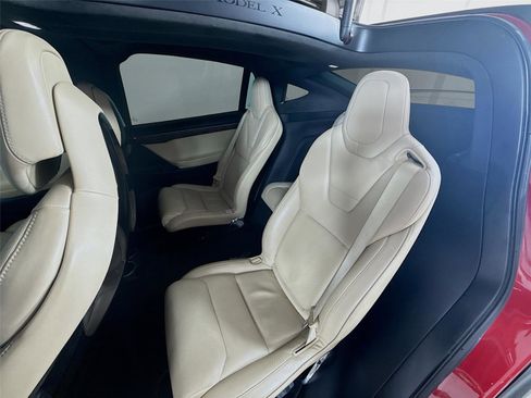 Used 2016 Tesla Model X P90D image 21