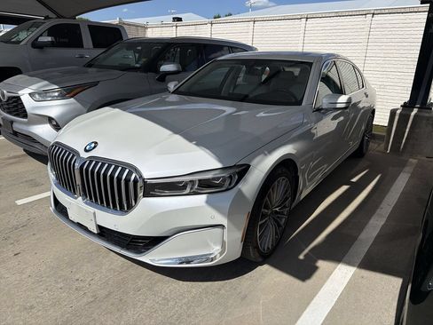 Used 2020 BMW 740i w/ Premium Package RWD image 1