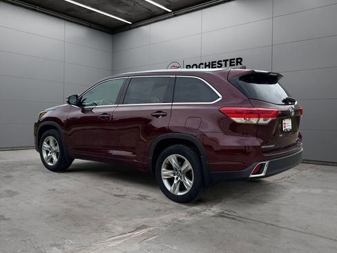 Certified 2018 Toyota Highlander Limited w/ Carpet Mat Package (TMS) AWD/4WD image 3