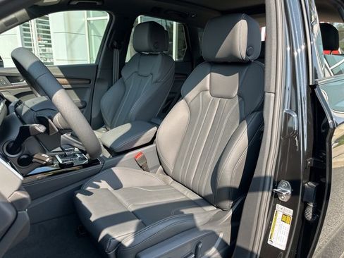 New 2025 Audi Q5 e Premium Plus image 9