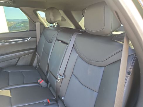 Used 2025 Cadillac XT5 Premium Luxury image 16