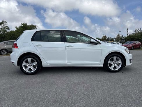 Used 2017 Volkswagen Golf 4-Door FWD image 7