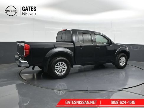 Used 2021 Nissan Frontier SV AWD/4WD image 2
