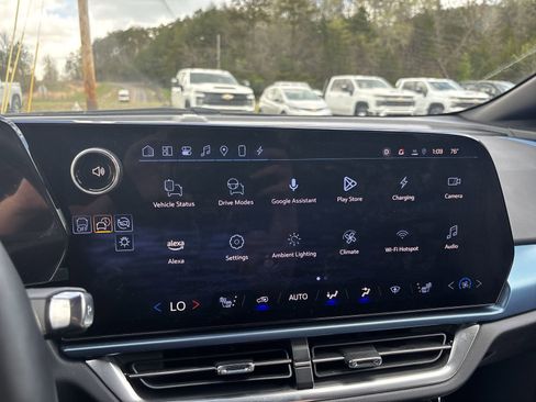 Used 2024 Chevrolet Equinox EV LT image 19