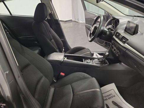 Used 2018 MAZDA MAZDA3 Sport w/ Preferred Equipment Package image 23
