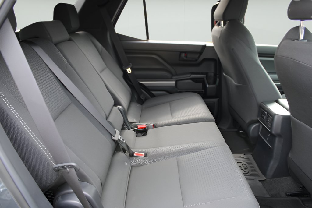 Used 2025 Toyota 4Runner SR5 AWD/4WD image 23