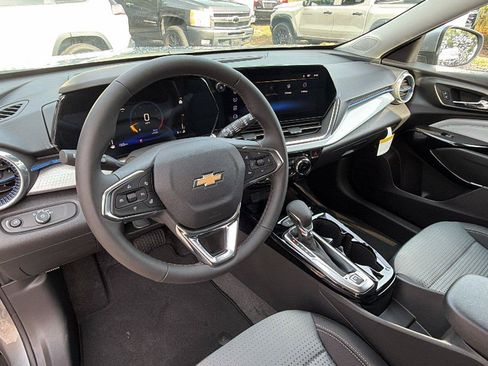 New 2026 Chevrolet Trax LT FWD image 19