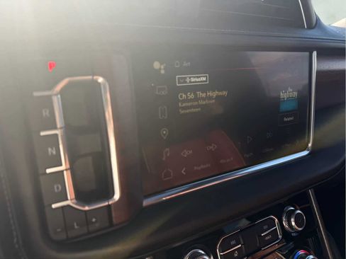 Used 2024 GMC Yukon Denali Ultimate image 16