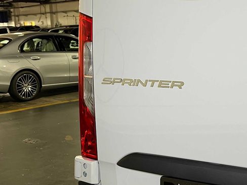 Used 2025 Mercedes-Benz Sprinter 2500 image 14