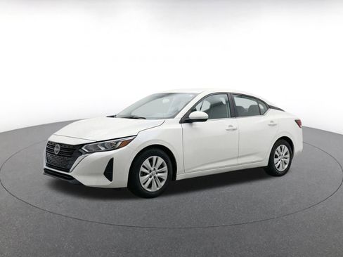 Used 2025 Nissan Sentra S image 3