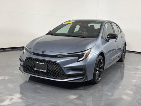 Used 2024 Toyota Corolla SE w/ SE Convenience Package FWD image 9