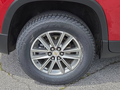Certified 2023 Chevrolet Traverse LT FWD image 15
