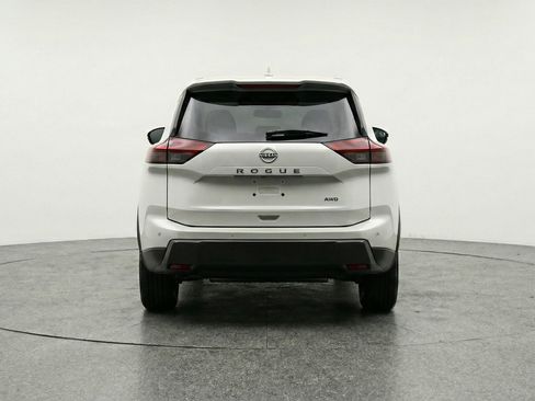 Used 2025 Nissan Rogue SV image 7