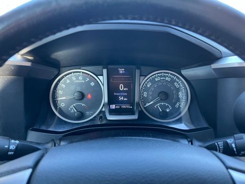 Used 2016 Toyota Tacoma SR5 image 31