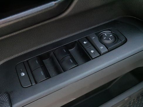 Certified 2024 Toyota Tacoma SR5 AWD/4WD image 19
