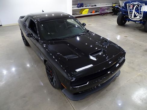 Used 2015 Dodge Challenger SRT Hellcat image 21