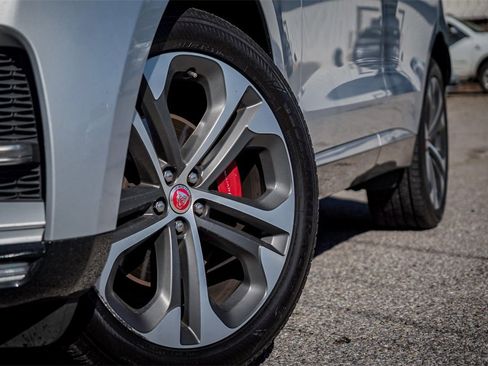 Used 2022 Jaguar F-PACE S image 2