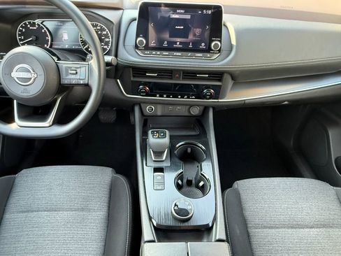 Used 2023 Nissan Rogue SV image 14