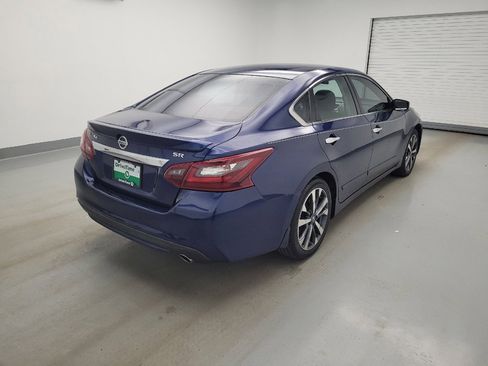 Used 2017 Nissan Altima 2.5 SR FWD image 9