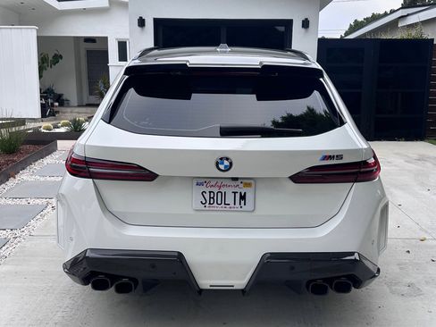 Used 2025 BMW M5 Touring w/ M Driver's Package image 9