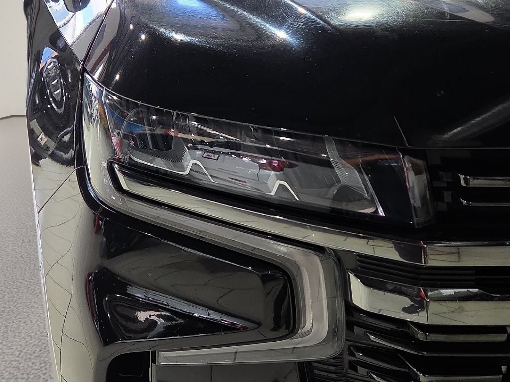 Used 2021 Chevrolet Suburban RST RWD image 8