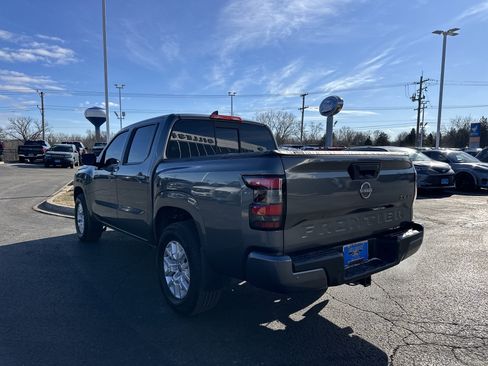 Used 2022 Nissan Frontier SV image 6