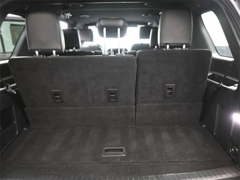 Used 2021 Ford Expedition XLT image 16