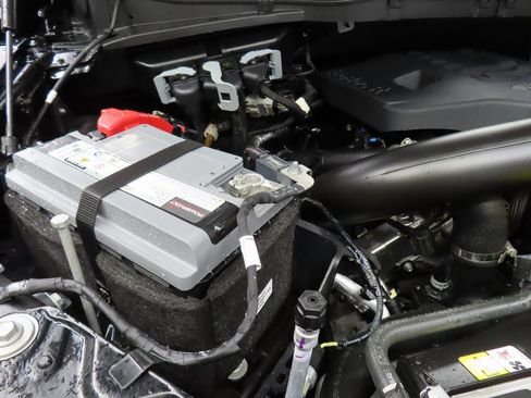 Used 2023 Ford F150 XLT w/ XTR Package image 25