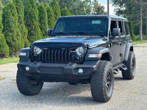 Used 2020 Jeep Wrangler Unlimited Sport S image 3
