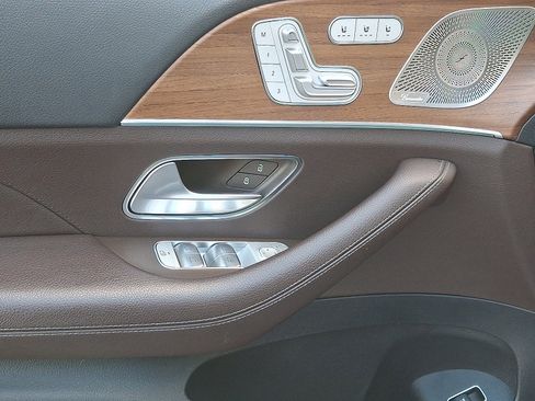 Used 2022 Mercedes-Benz GLS 450 4MATIC image 12
