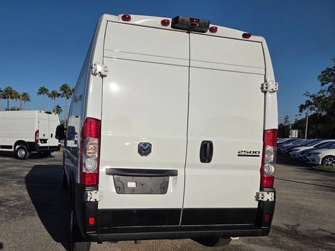 Used 2025 RAM ProMaster 2500 w/ Convenience Group FWD image 6