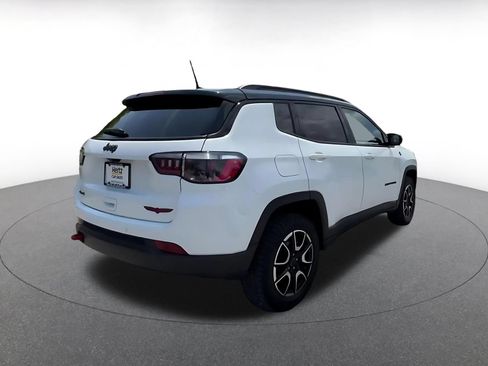 Used 2025 Jeep Compass Trailhawk AWD/4WD image 14