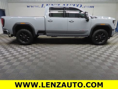 Used 2024 GMC Sierra 2500 AT4 w/ AT4 Premium Plus Package image 2
