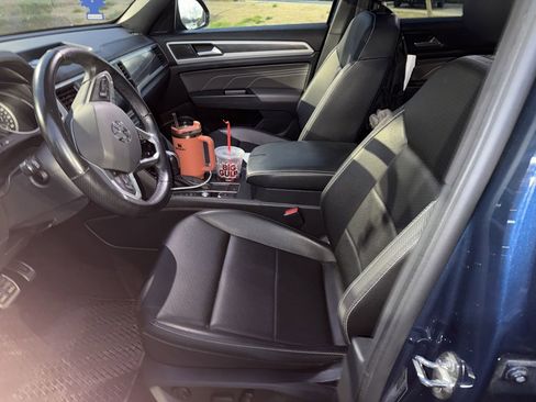 Used 2021 Volkswagen Atlas Cross Sport SE w/ Panoramic Sunroof Package image 6