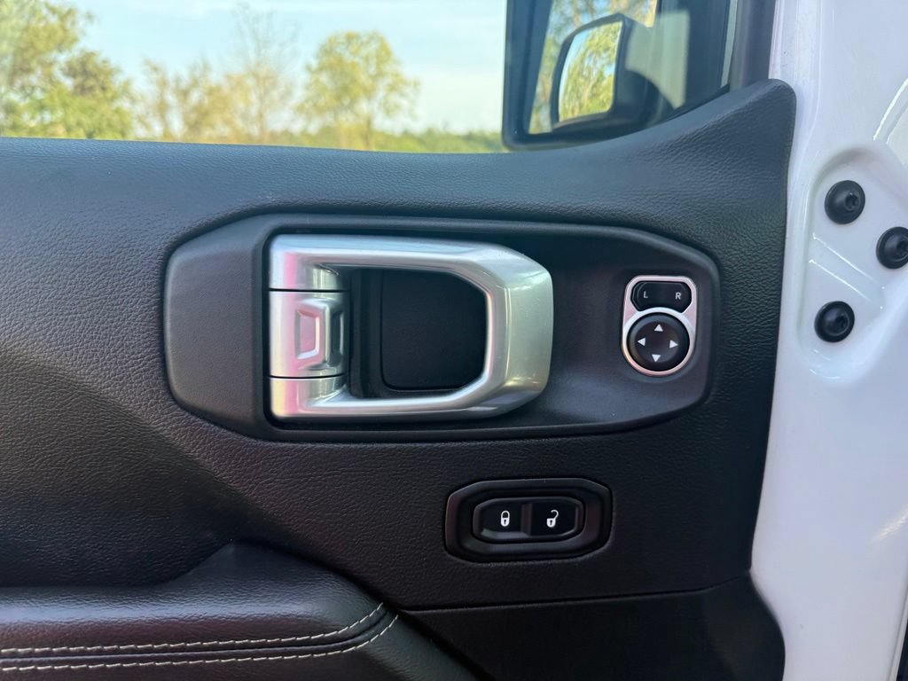 Used 2022 Jeep Wrangler Unlimited Sahara w/ Cold Weather Group AWD/4WD image 27